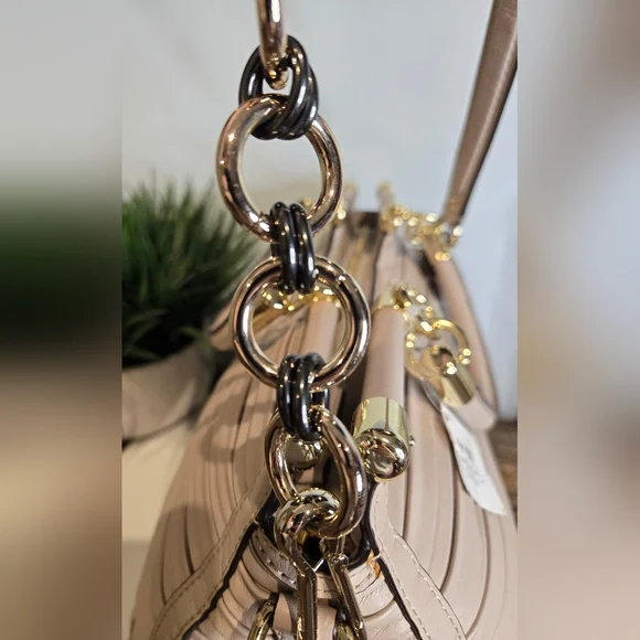 Coach Madison Caroline Satchel - Picture 13 of 16